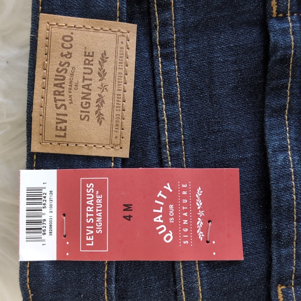 ❌SOLD❌Levi's Women's Soft Stretch High Waist Skinny Jeans, Classic Dark Wash, 27 - Picture 6 of 11